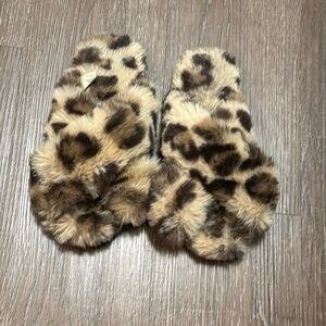 Fuzzy Leopard Slippers Size 13/1